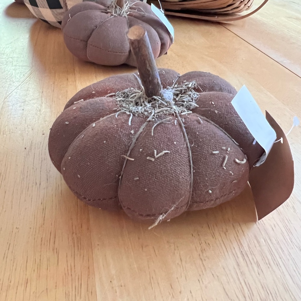 New 4” Primitive distressed pumpkin
